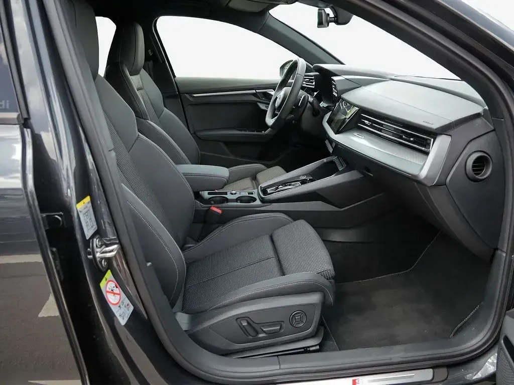Gebraucht Audi A3 S-Line 204 PS (150 kW) 2025 Manhattangrau metallic Limousine