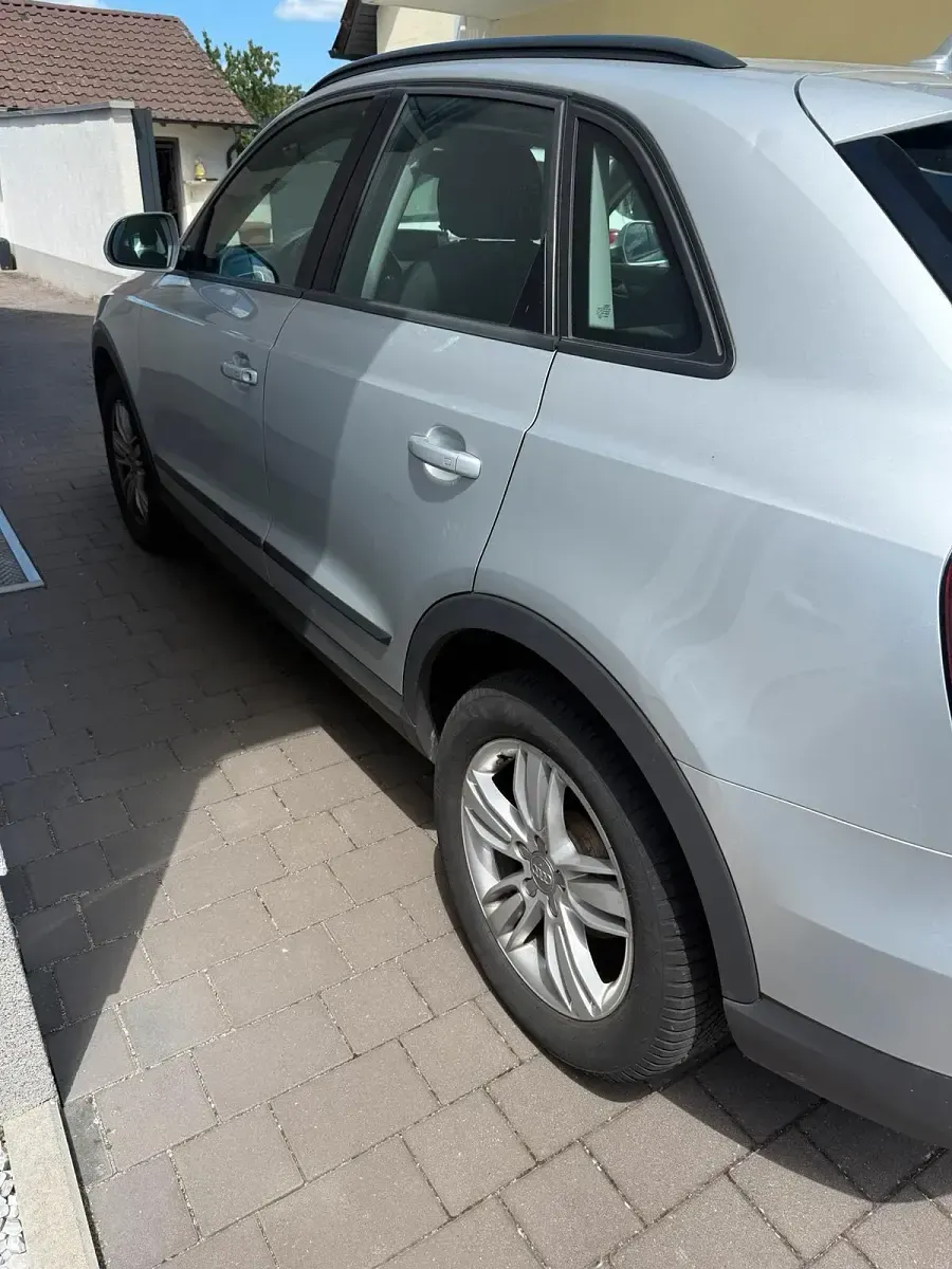 Gebraucht Audi Q3 Premium 140 PS (102 kW) 2013 Silber SUV