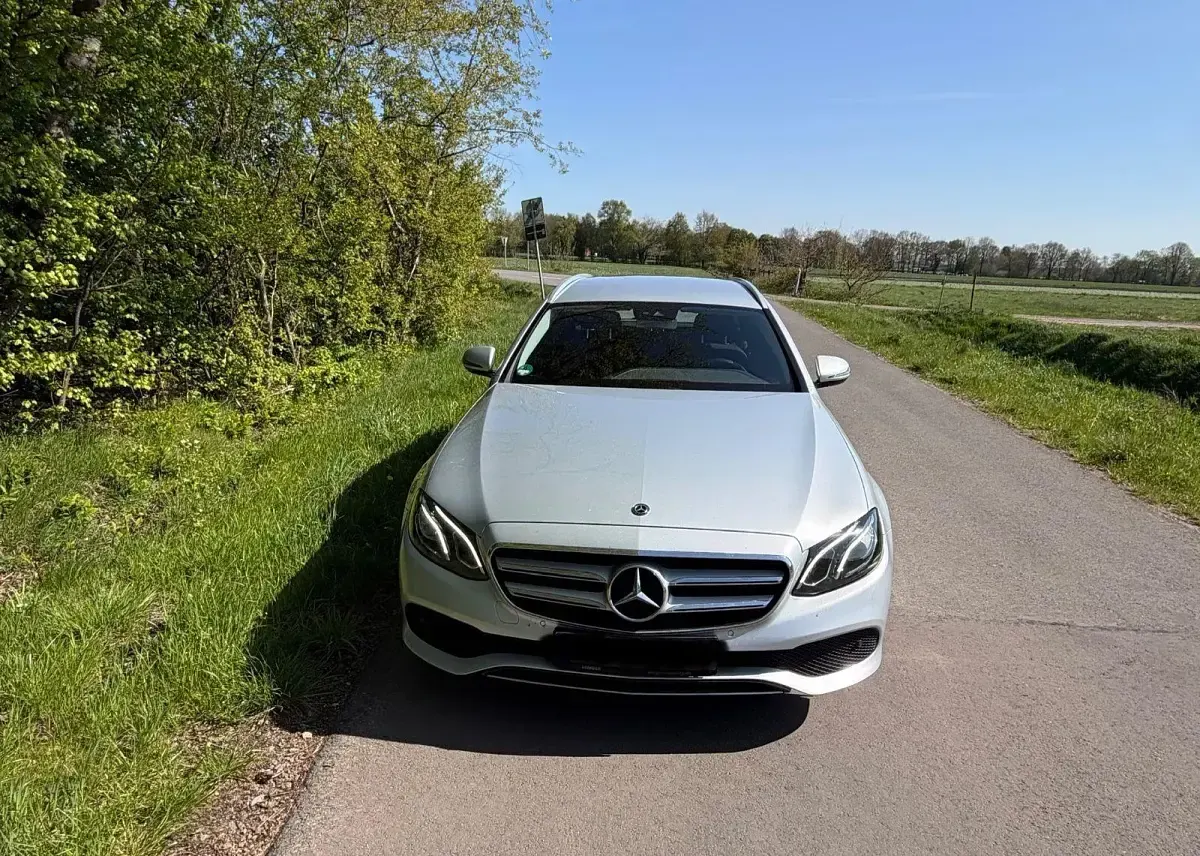 Usata Mercedes E220 194 CV (142 kW) 2017 Argento Berlina