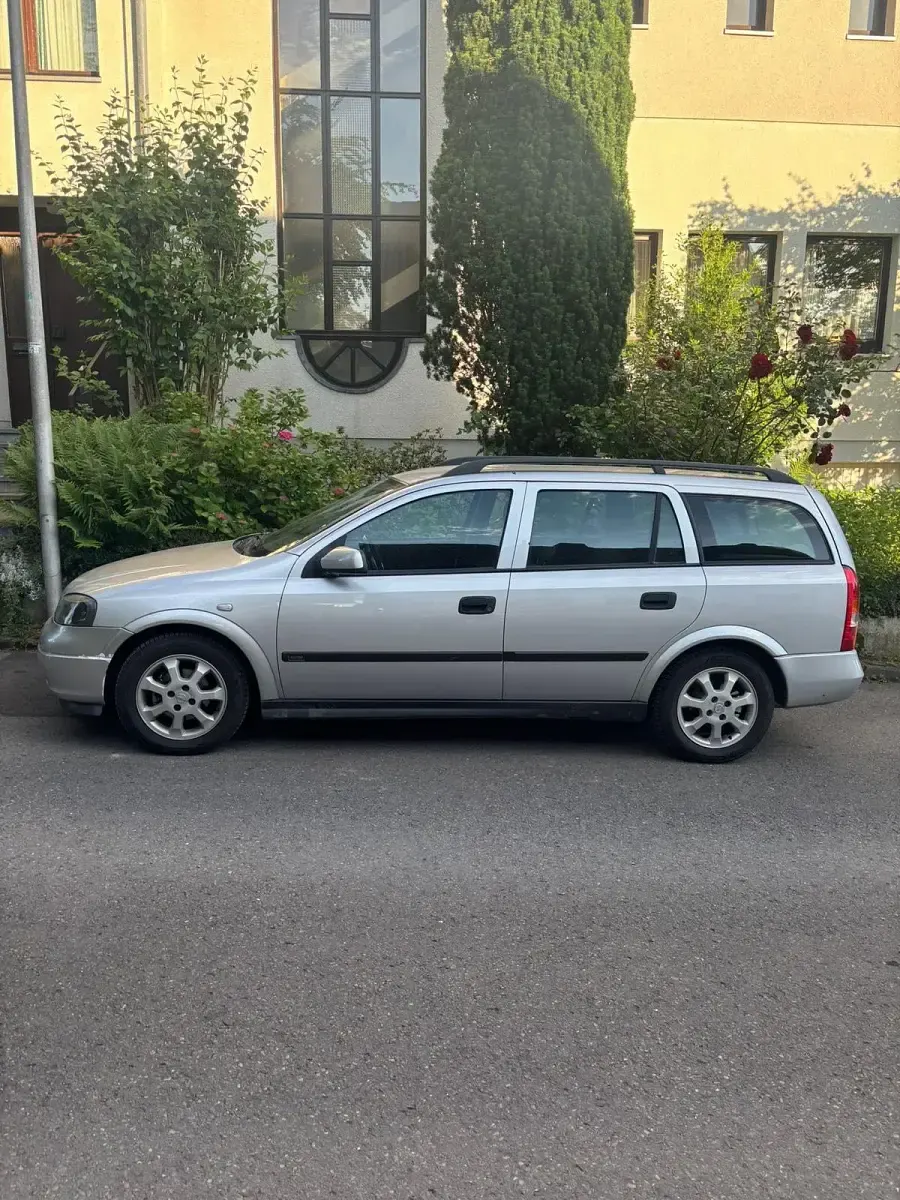 Gebraucht Opel Astra 100 PS (73 kW) 2001 Silber Kombi