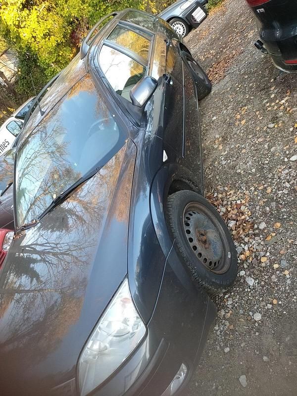 Andere farben Gebraucht 2007 Ford Mondeo Cabrio | 699 € - Bild 1/4