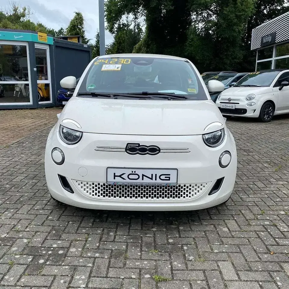Gebraucht Fiat 500e Basis 86 kW (118 PS) 2023 Weiß Kleinwagen