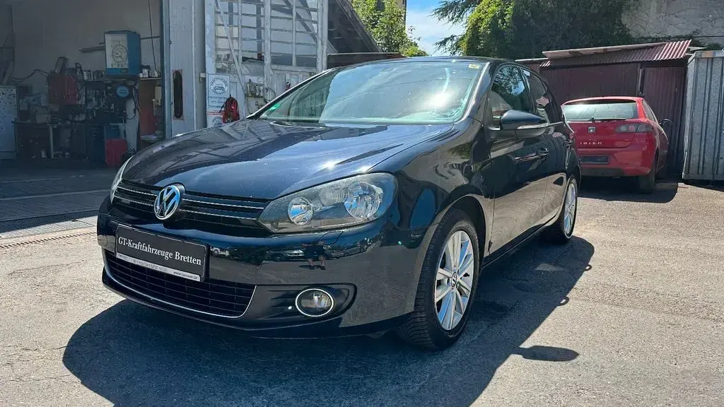Gebraucht VW Golf VI 86 PS (63 kW) 2011 Moonlight blue perleffekt Kleinwagen