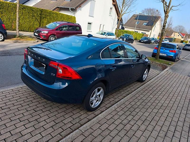 Gebraucht Volvo S60 136 PS (100 kW) 2012 Blau Limousine