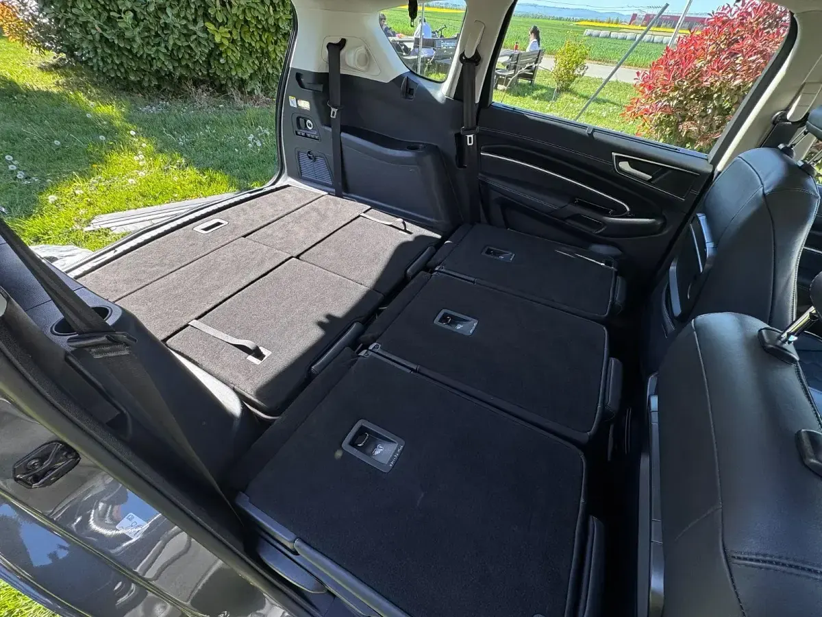 Gebraucht Ford S-MAX Vignale 241 PS (177 kW) 2019 Grau Van / Kleinbus