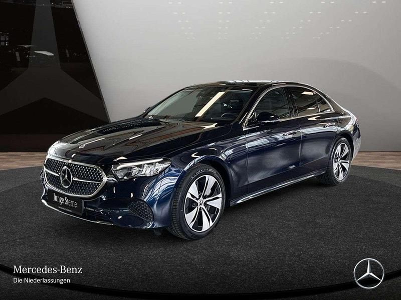 Second-hand Mercedes E300 Avantgarde 197 CP (144 kW) 2025 Albastru Berlinǎ