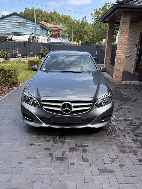 Gebraucht Mercedes E350 Avantgarde 258 PS (189 kW) 2015 Grau Limousine