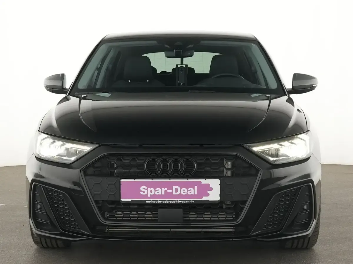 Używany Audi A1 S-Line 207 KM (152 kW) 2023 Czarny SUV