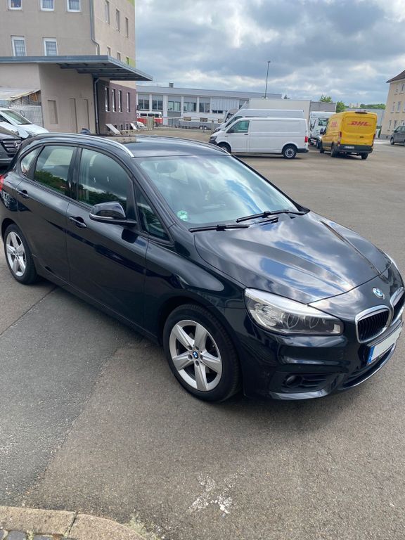 Schwarz Gebraucht 2016 BMW 218 Active Tourer Van / Kleinbus | 13.600 € (Fairer Preis) - Bild 1/4