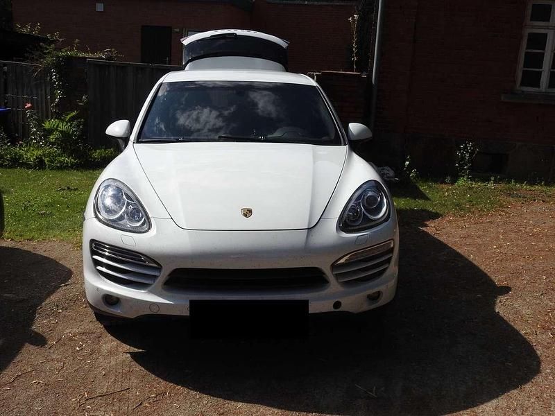 Gebraucht Porsche Cayenne 299 PS (219 kW) 2012 Weiß SUV