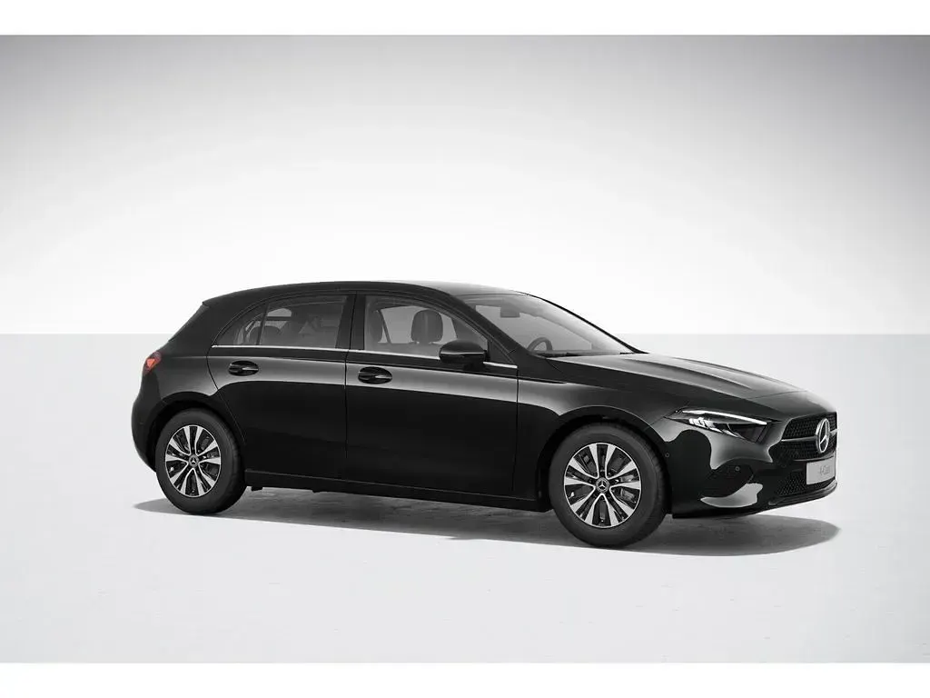 Gebraucht Mercedes A200 150 PS (110 kW) 2023 Schwarz Limousine