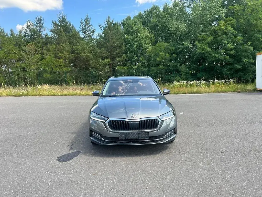 Gebraucht Skoda Octavia Ambition 150 PS (110 kW) 2021 Grau Kombi
