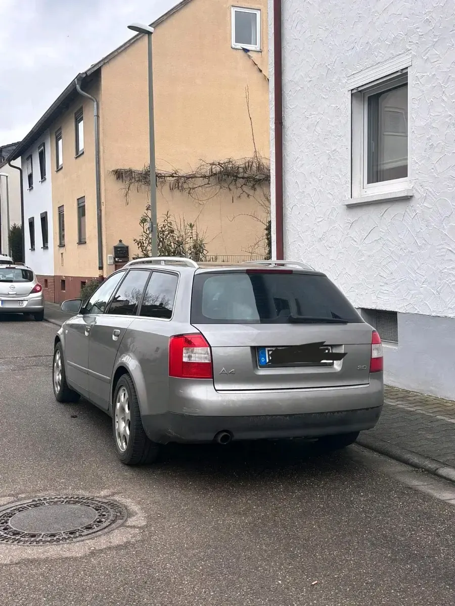 Gebraucht Audi A4 131 PS (96 kW) 2002 Silber Kombi