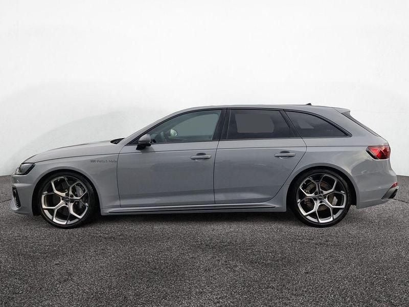 Gebraucht Audi RS4 Ambiente 470 PS (345 kW) 2025 Nardograu Kombi