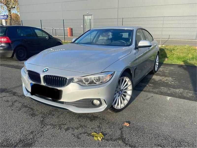 Silber Gebraucht 2015 BMW 418 Coupé | 9.900 € - Bild 1/4