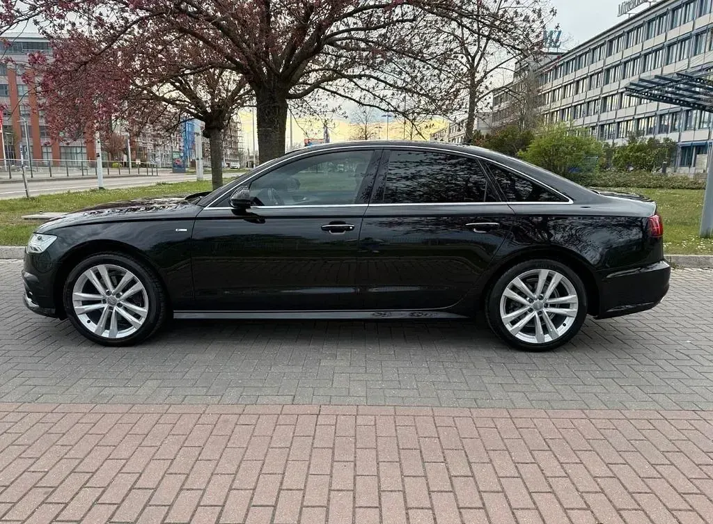 Gebraucht Audi A6 Ambiente 190 PS (139 kW) 2017 Schwarz Limousine