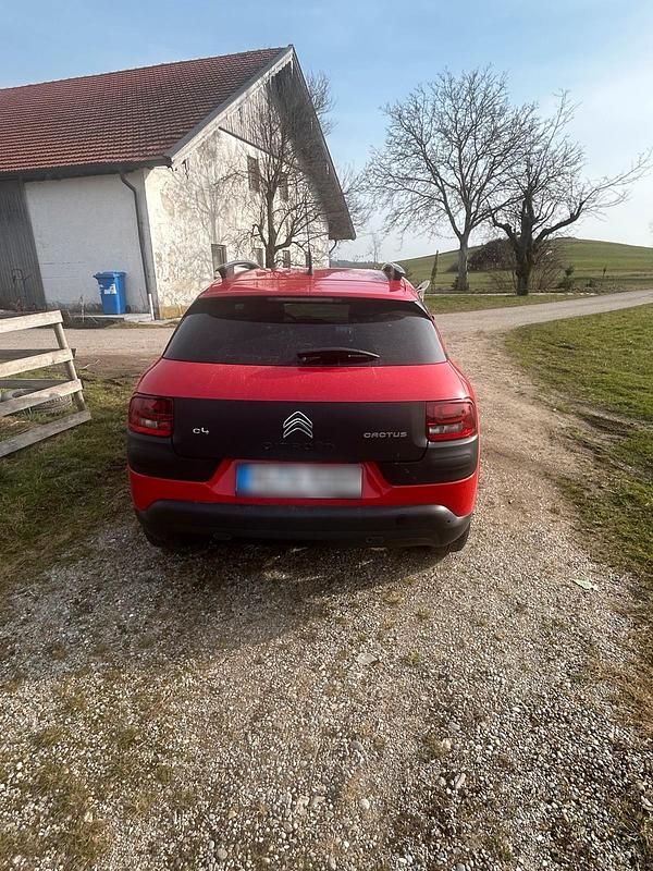 Gebraucht Citroën C4 Shine 98 PS (72 kW) 2015 Rot SUV