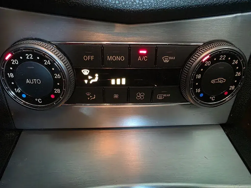 Gebraucht Mercedes C200 Avantgarde 184 PS (135 kW) 2008 Silber Limousine