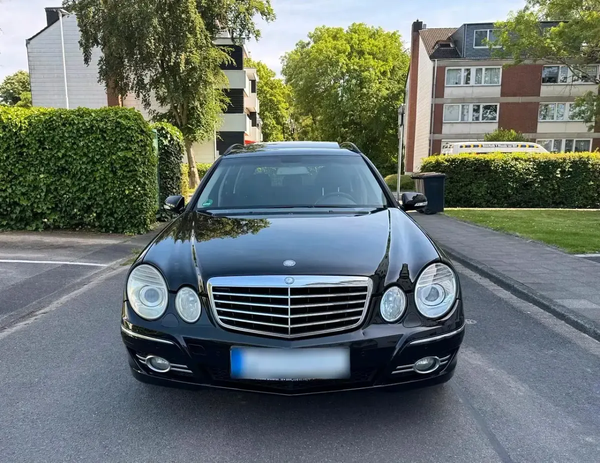 Gebraucht Mercedes E200 Elegance 140 PS (102 kW) 2009 Schwarz Kombi