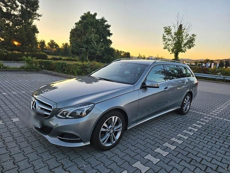 Grau Gebraucht 2014 Mercedes E250 Avantgarde Kombi | 15.099 € (Guter Preis) - Bild 1/4