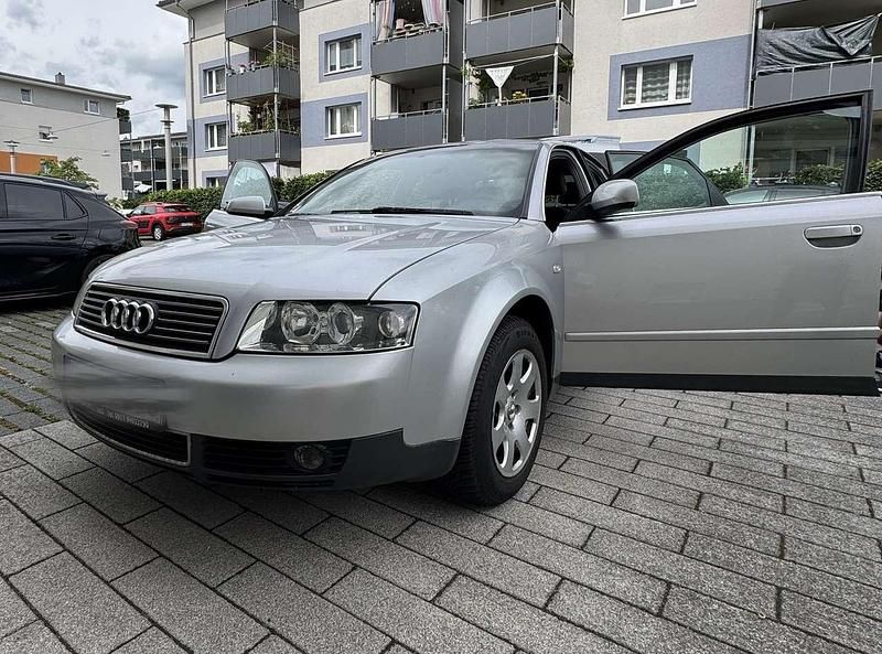 Silber Gebraucht 2001 Audi A4 Limousine | 1.900 € (Fairer Preis) - Bild 1/4