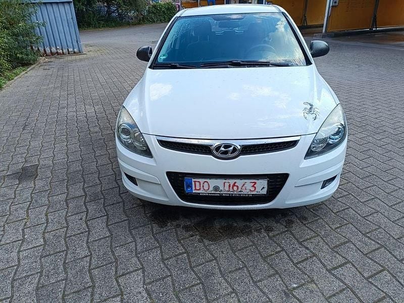 Gebraucht Hyundai i30 Edition+ 109 PS (80 kW) 2009 Weiß Limousine