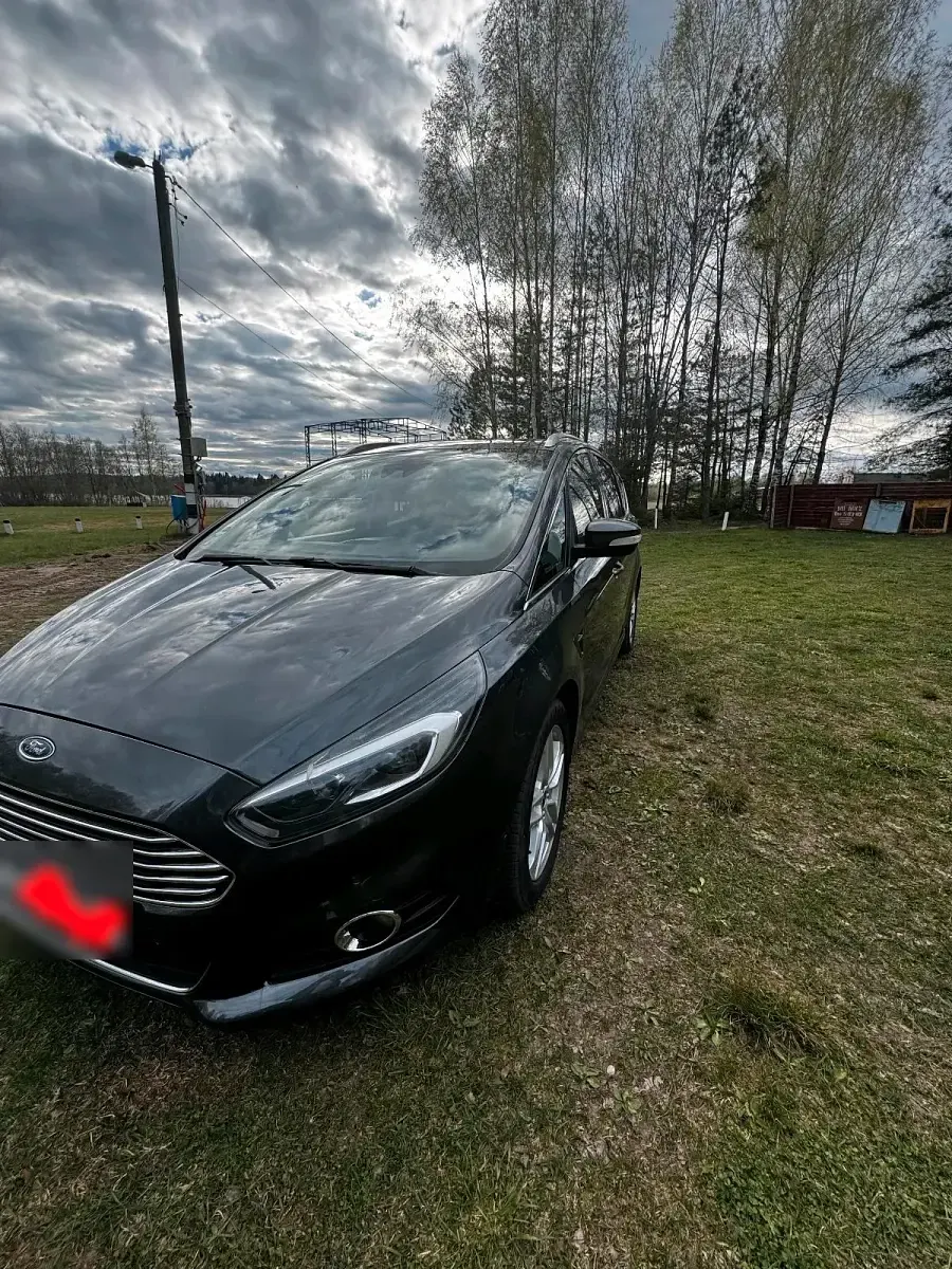 Gebraucht Ford S-MAX Titanium 180 PS (132 kW) 2017 Grau Van / Kleinbus