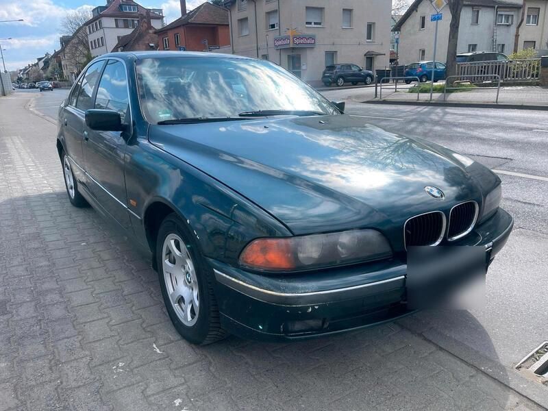 Grün Gebraucht 1997 BMW 520 Limousine | 999 € (Superpreis) - Bild 1/4