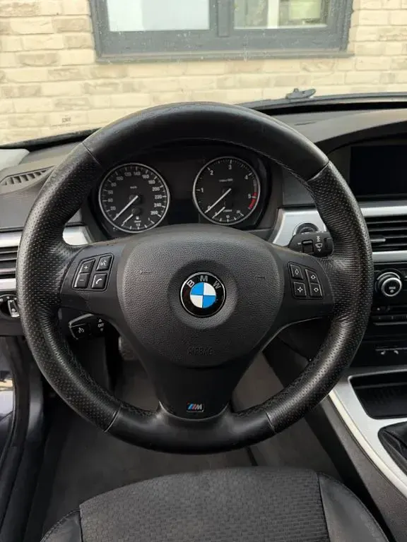 Gebraucht BMW 320 Sport Line 177 PS (130 kW) 2009 Blau Kombi