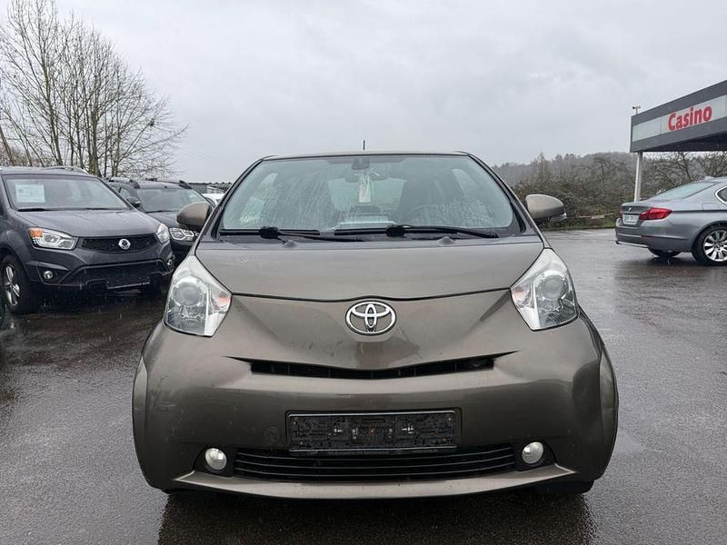 Gebraucht Toyota iQ 68 PS (50 kW) 2013 Braun Kleinwagen