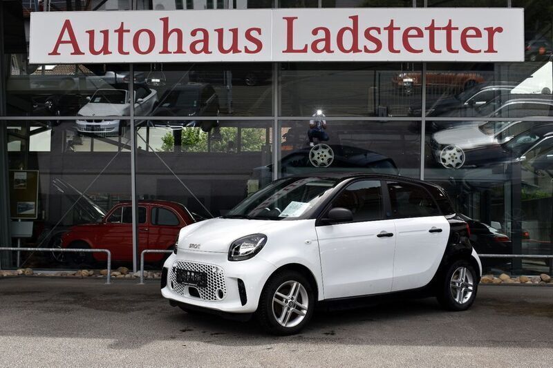 Gebraucht Smart ForFour Electric Drive 60 kW (82 PS) 2021 Weiß Kleinwagen