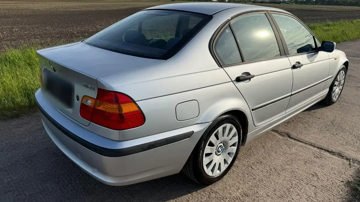 Gebraucht BMW 318 Sport Line 143 PS (105 kW) 2002 Silber Limousine