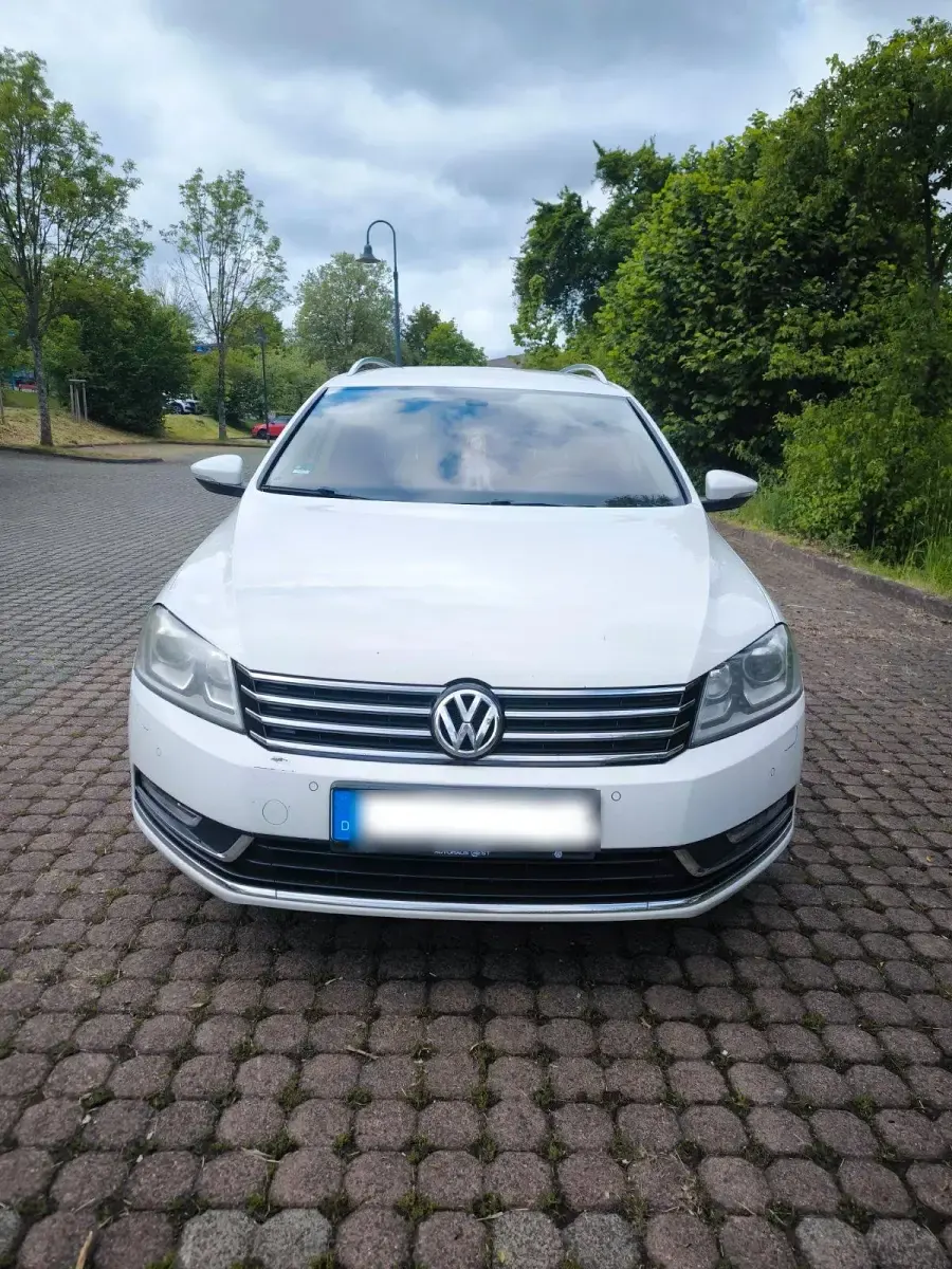 Gebraucht VW Passat Comfortline 140 PS (102 kW) 2012 Weiß Kombi