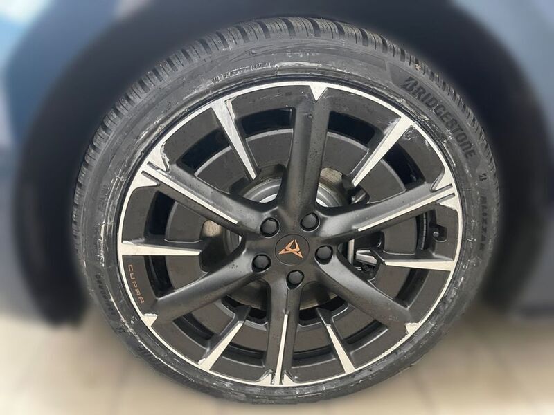 Gebraucht Cupra Born 169 kW (231 PS) 2024 Aurorablau Kleinwagen