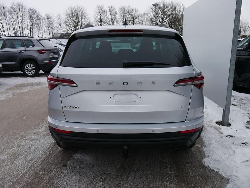 Neu Skoda Karoq Selection 150 PS (110 kW) 2026 Brillantsilber metallic SUV
