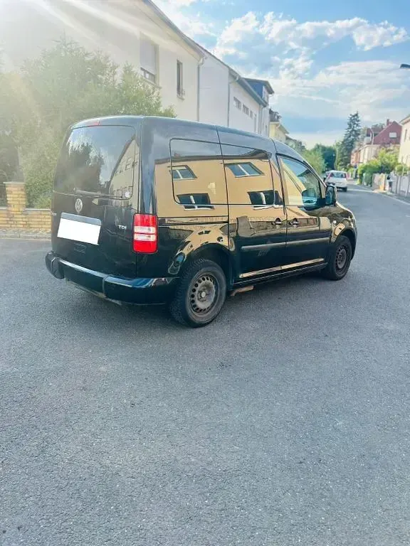Gebraucht VW Caddy 102 PS (75 kW) 2016 Schwarz Van / Kleinbus