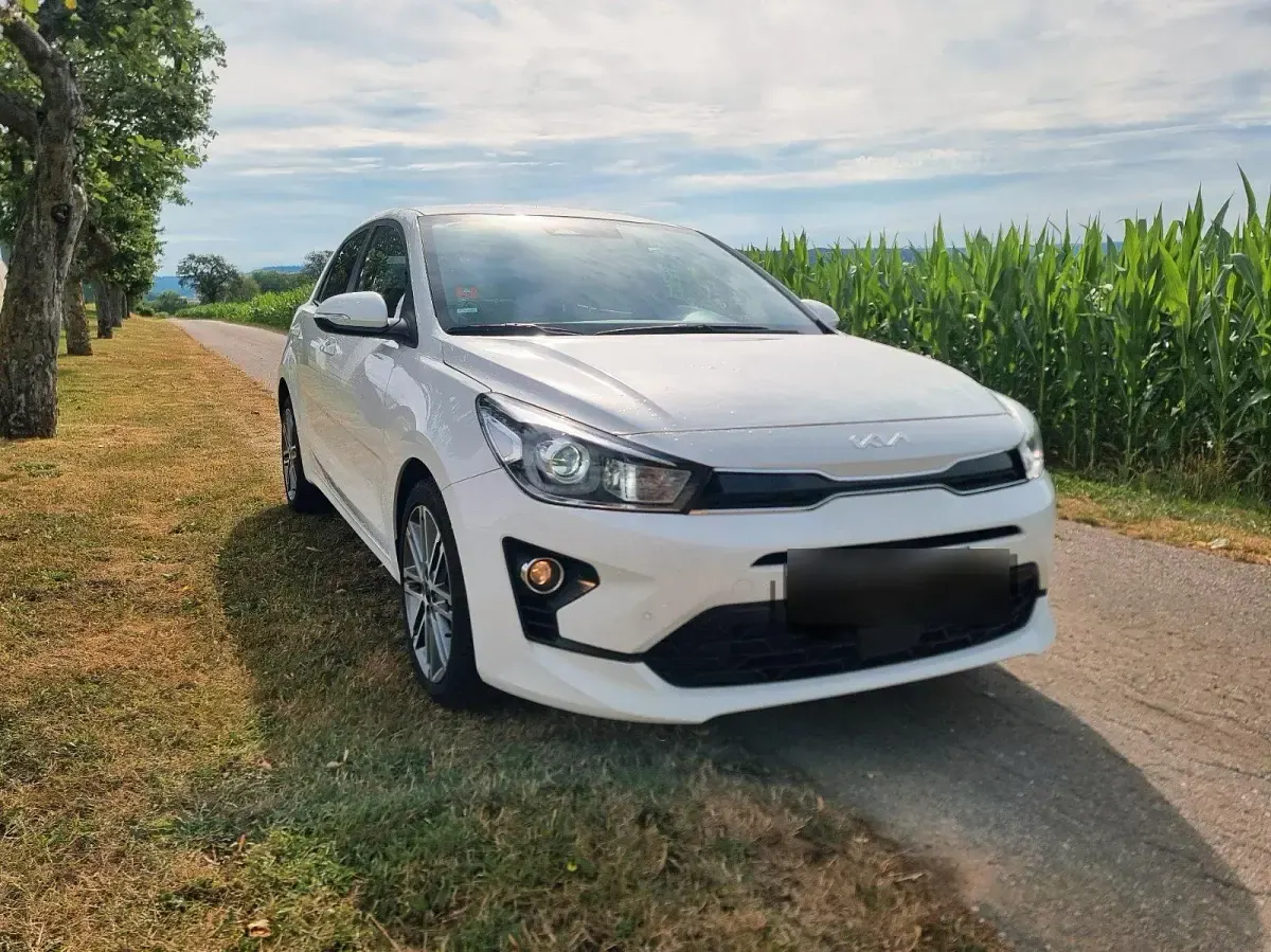 Gebraucht Kia Rio 101 PS (74 kW) 2022 Weiß Kleinwagen