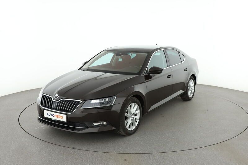Braun Gebraucht 2016 Skoda Superb Style Limousine | 17.050 € (Fairer Preis) - Bild 1/4