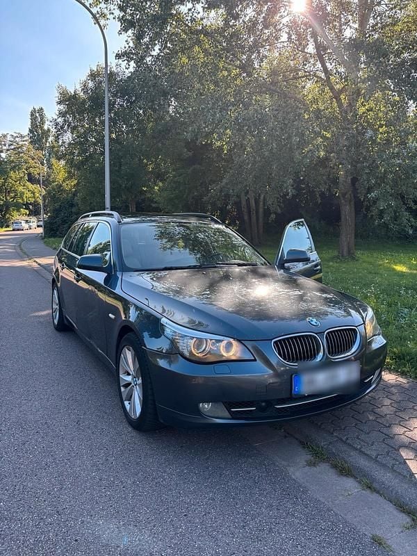 Grau Gebraucht 2010 BMW 530 Kombi | 4.500 € (Guter Preis) - Bild 1/4