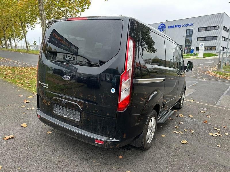 Gebraucht Ford Tourneo 170 PS (125 kW) 2018 Schwarz Kombi
