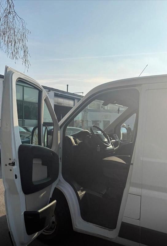 Gebraucht Peugeot Boxer 81 PS (59 kW) 2015 Weiß Van