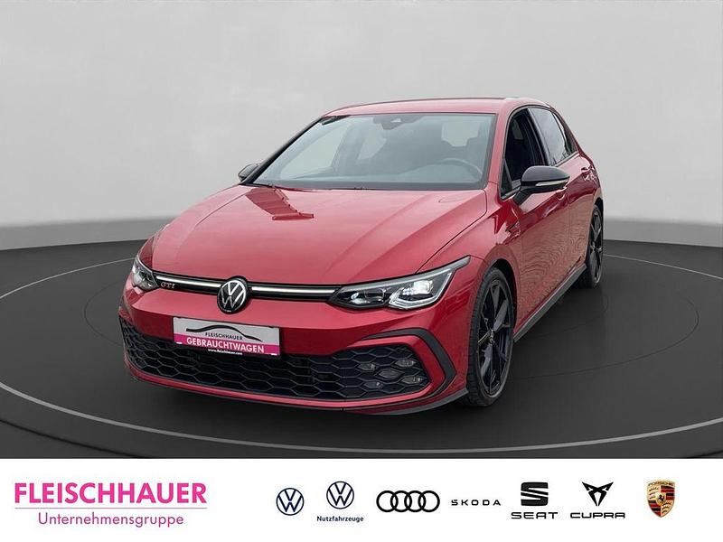 Rot Gebraucht 2023 VW Golf VIII Business Limousine | 28.990 € (Fairer Preis) - Bild 1/4