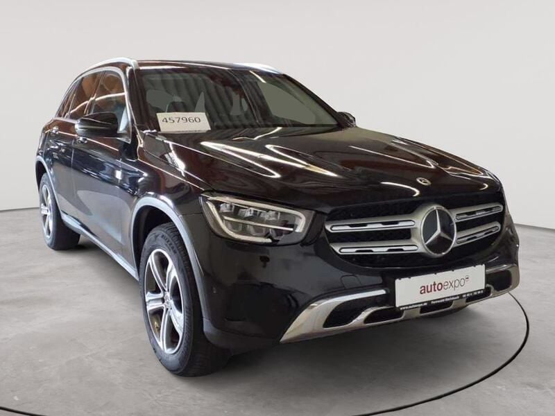 Obsidianschwarz metallic Gebraucht 2022 Mercedes GLC200 SUV | 30.690 € (Superpreis) - Bild 1/4