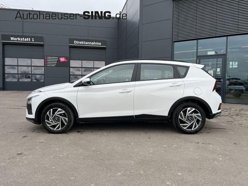 Neu Hyundai Bayon 101 PS (74 kW) 2025 Atlas white SUV