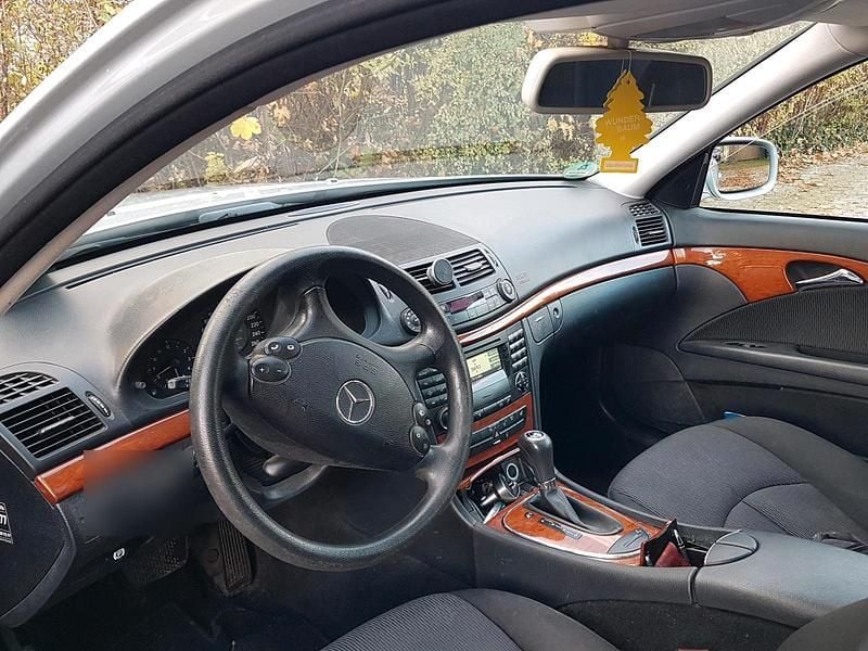 Gebraucht Mercedes E200 184 PS (135 kW) 2008 Kombi