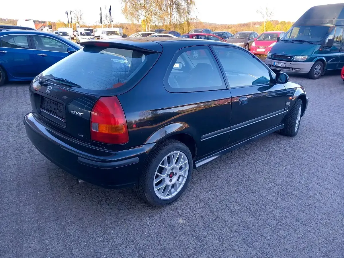 Gebraucht Honda Civic LS 75 PS (55 kW) 1998 Schwarz Kleinwagen