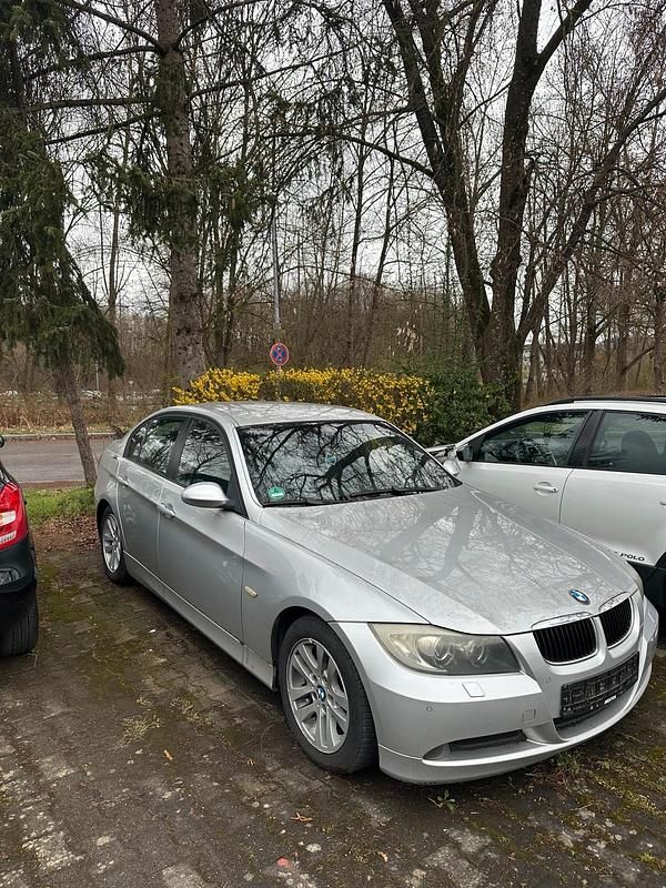 Gebraucht BMW 320 150 PS (110 kW) 2008 Silber Limousine