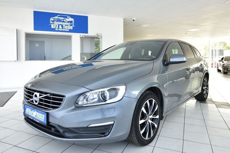 Grau Gebraucht 2018 Volvo V60 Linje Svart Kombi | 21.980 € (Superpreis) - Bild 1/4