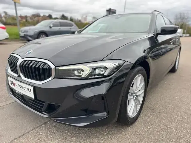Używany BMW 320 Shadowline 147 KM (108 kW) 2023 Czarny Kombi
