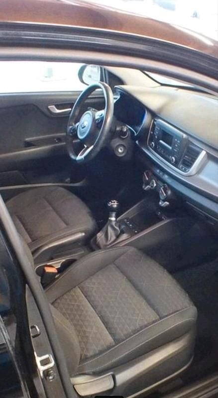 Gebraucht Kia Rio 84 PS (61 kW) 2021 Schwarz Kleinwagen